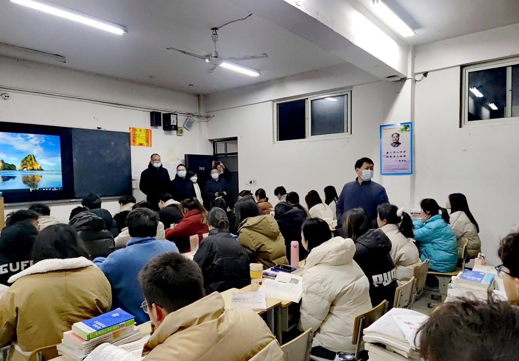 谈球吧体育app下载