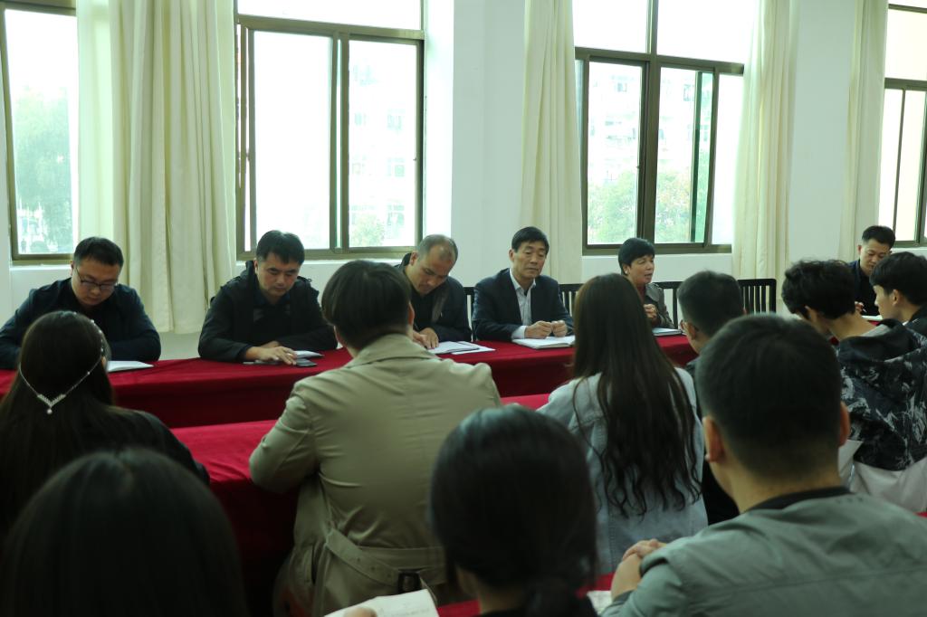 谈球吧体育app下载