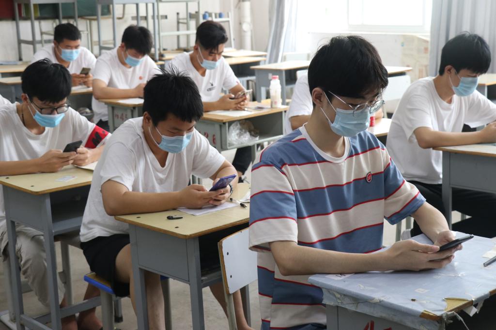 谈球吧体育app下载