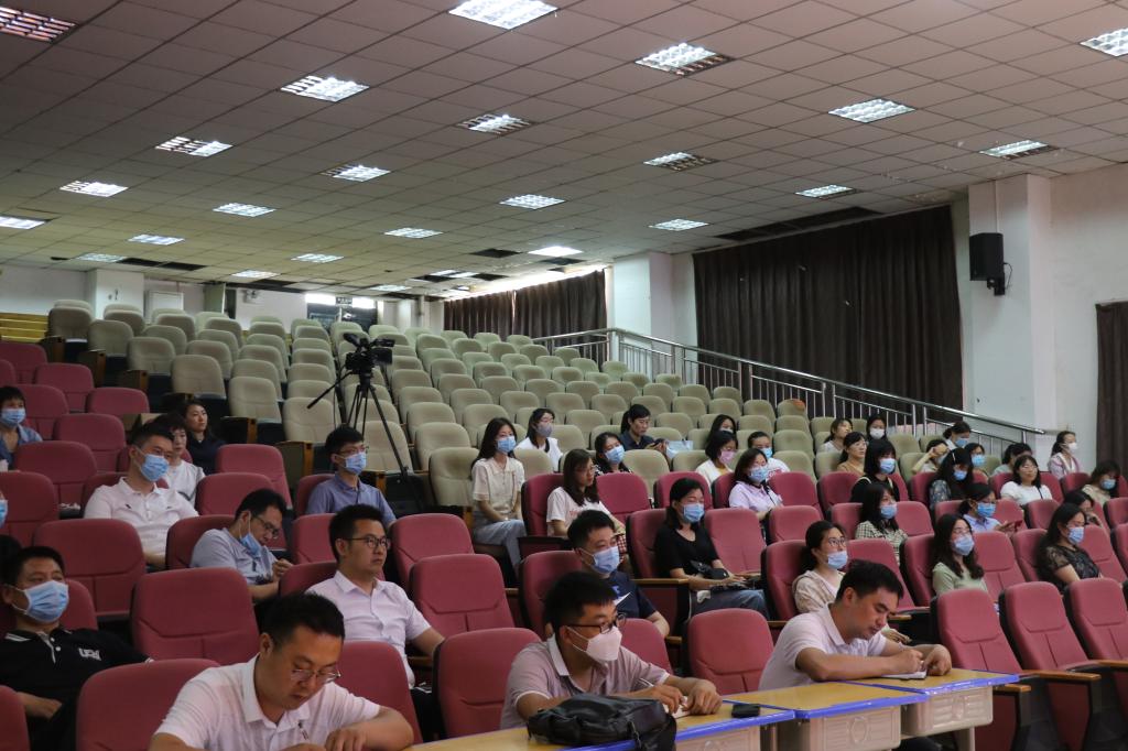 谈球吧体育app下载