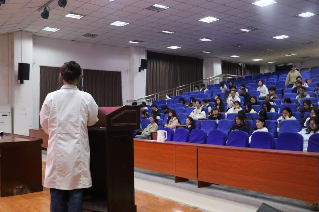 谈球吧体育app下载